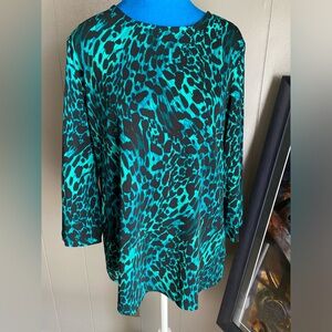 Susan Graver women tunic top.